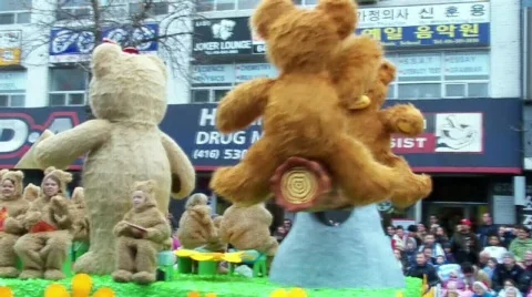 Bear doll parade car 스톡 동영상 575396