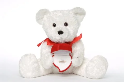 Bear Holding Engagement Ring Foto stock