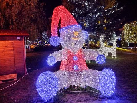 Bear made of lights in Baia Mare city, Romania. Christmas decorations Stockfoto's