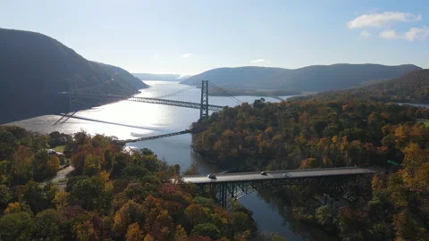 Bear Mountain Bridge over Hudson River in the fall Video stock 162838627