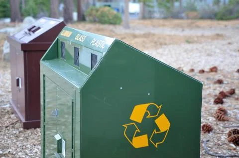 Bear proof recycle container Stockfoto's