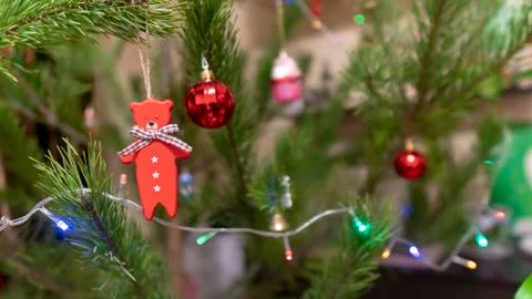 Bear toy on the Christmas tree Foto stock