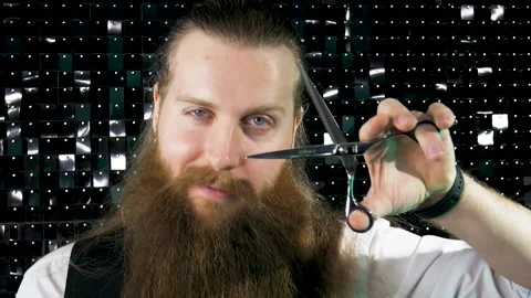 Bearded barber portrait with scissors Stock-Footage 267834073