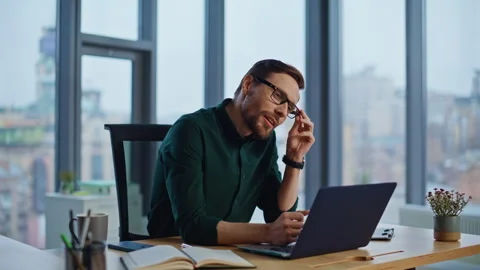 Bearded entrepreneur creating business project thinking at office closeup. Stock Footage 340236802