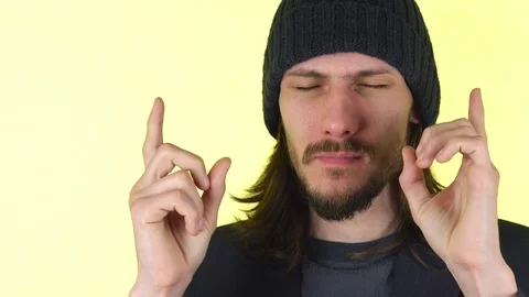 Bearded guy in a hat 動画素材 101318597