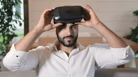 Bearded Handsome Man Using VR Set Vidéo 95721439