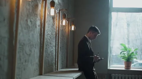 Bearded man with e-cigarette in the cafe vape vaping Stock Footage 56895659