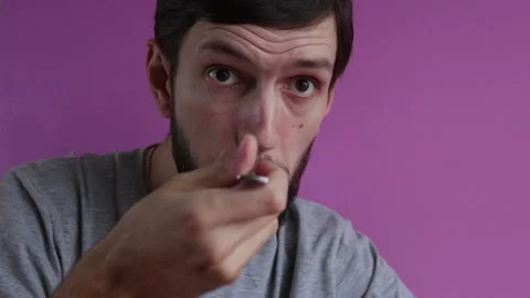 Bearded man face  eating  and chewing food  head shot Stock-Footage 120167491