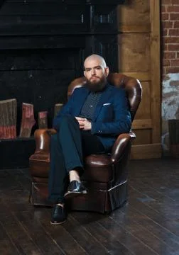 A bearded man in a suit. Stock-Fotos