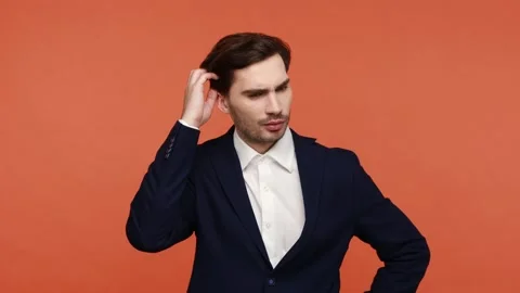 Bearded man thinks how to solve problem, has idea Vidéo 152002854
