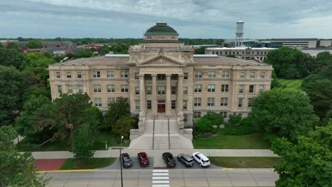Beardshear Hall at Iowa State University. Aerial push in. Stock Footage 257063403