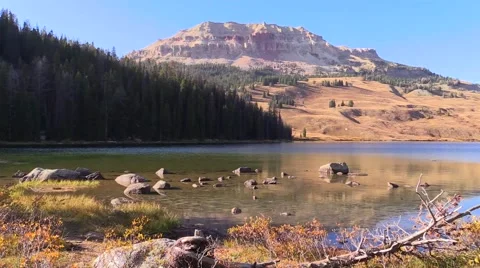 Beartooth lake yellowstone low angle Stock-Footage 42882275
