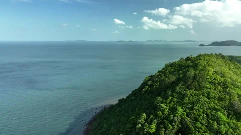 Beatiful beach and coastline in Chomporn in Thailand Vídeos de archivo 329721553