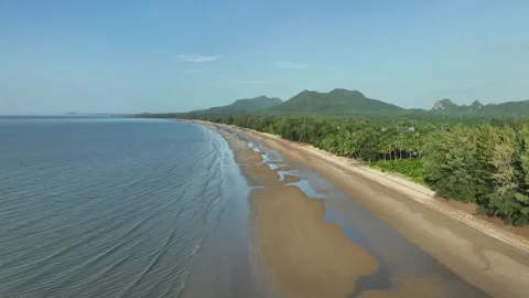 Beatiful beach and coastline in Chomporn in Thailand 스톡 동영상 329732088