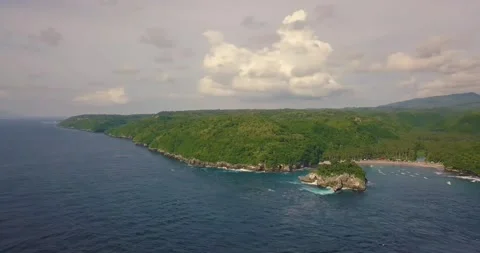 Beatiful beach reveal Stock Footage 147175382