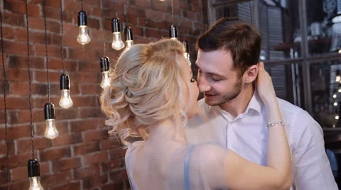 Beatiful bride and groom in the stylish interior. Serenity Vídeos de archivo 61938878