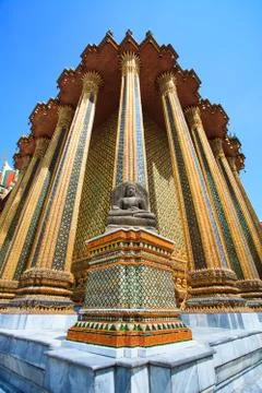 Beatiful Buddhist statue in Thai temple Stock-Fotos