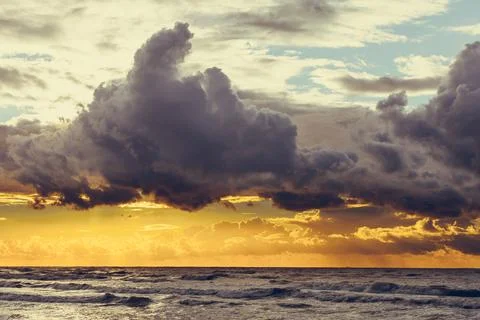Beatiful sunset with clouds over the Baltic sea Foto stock