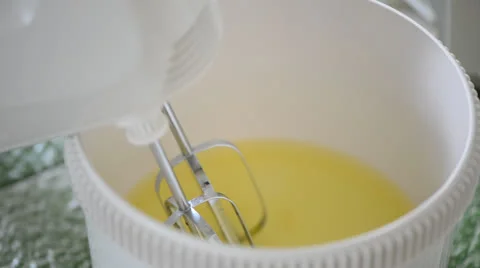 Beating egg white 库存影片 27124234