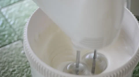 Beating egg white 库存影片 27124421