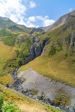Beauriful view on mountain waterfall in Tusheti, Georgia Stock-Fotos