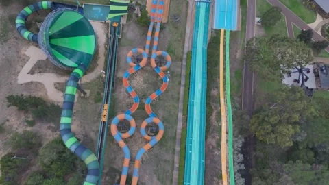 A beautiful aerial view of empty theme park rides. 스톡 동영상 306334652
