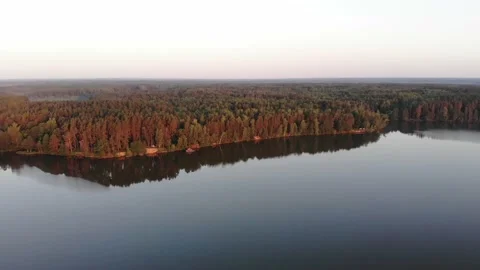 Beautiful aerial view of a network of large lakes with islands of pine forests Vidéo 151691858