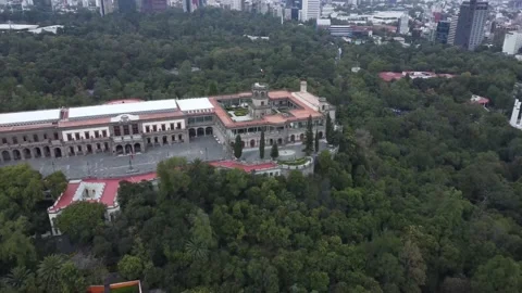 Beautiful aerial view over the Chapultepec Castle 스톡 동영상 164673342