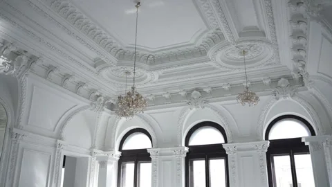 Beautiful architecture of the spacious hall of an ancient mansion 库存影片 261737889