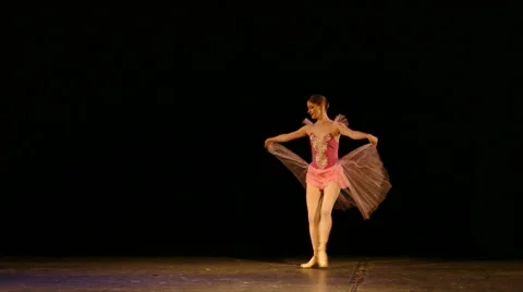 Beautiful ballerina dancing Video stock 68458362