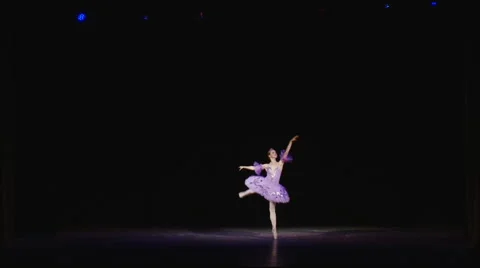 Beautiful ballerina dancing Video stock 68492298