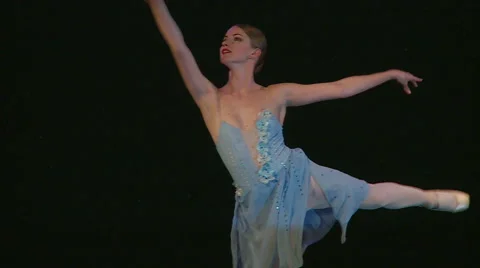 Beautiful ballerina dancing Video stock 68493540