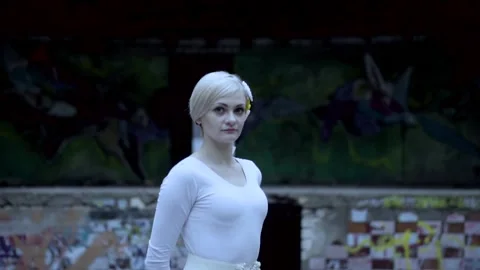 Beautiful ballerina dancing 스톡 동영상 142095186