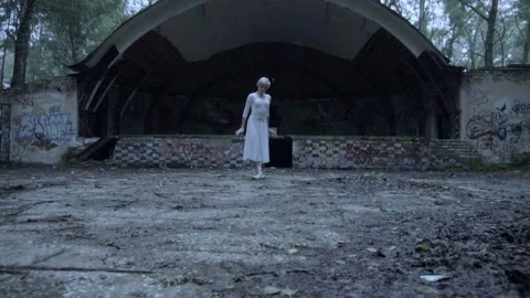 Beautiful ballerina dancing 스톡 동영상 142096595