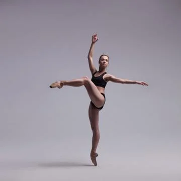 Beautiful Ballet Dancer Posing On Pointes. Stock-Fotos