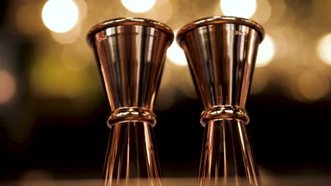 A beautiful bartender's tool - jigger. accessory Vidéo 193050022