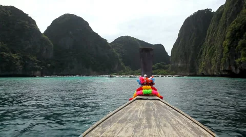 Beautiful bay of Phi Phi island at day time, the famous Maya bay Stock Footage 2915976