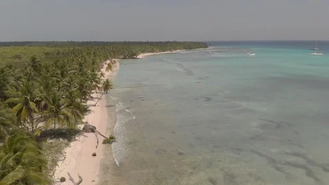 Beautiful Beach Vídeos de archivo 111826515