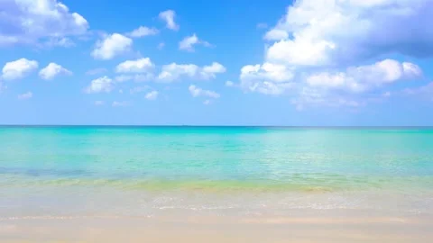 Beautiful beach in sunlight on day. Vídeos de archivo 141171141