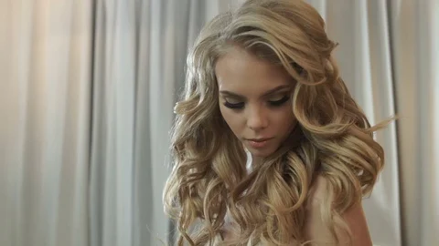 Beautiful blonde in the studio Видео 72439758