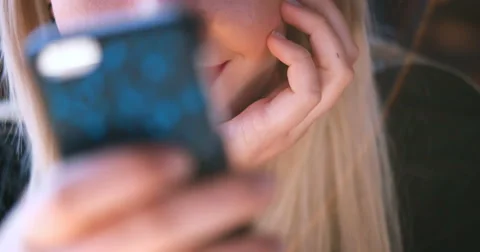 Beautiful blonde woman smiling to the camera Video stock 59671303