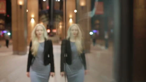 Beautiful Blonde Woman Walking Towards Camera and smiling 스톡 동영상 59190318