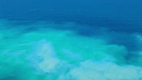 Beautiful blue ocean in Coco cay island Stockbeeldmateriaal 154831477