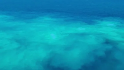 Beautiful blue ocean in Coco cay island Stockbeeldmateriaal 154831496