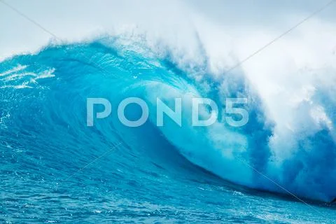 Beautiful blue ocean wave Stock Photos