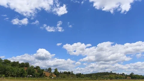 Beautiful Blue Sky Time lapse 1920x1080, Moving Clouds. FULL HD. 스톡 동영상 111185236