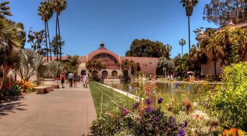 Beautiful Botanical Garden building with pond in front at the Balboa Park i.. Stock Photos