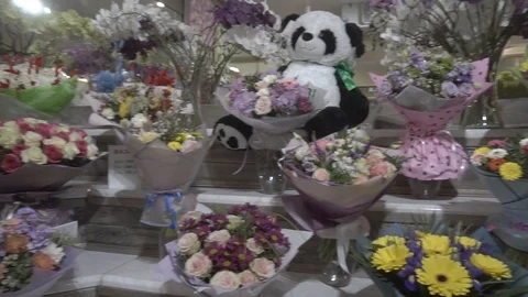 Beautiful bouquets of flowers Видео 106576328