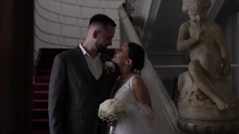 Beautiful Bride and Groom Celebrate Wedding Vidéo 261728362