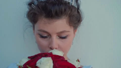 Beautiful bride posing in her wedding day 動画素材 139705015